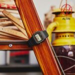 ساعت مچی دیجیتال کاسیو Casio مدل F91WG-9QDF روی چوب